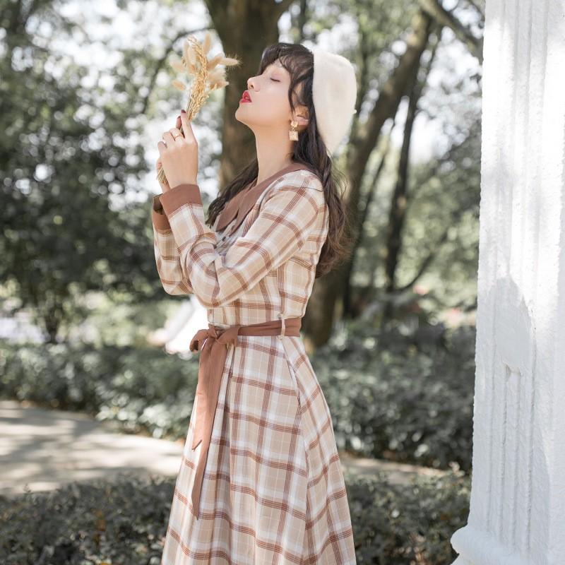 Autumn Vintage Plaid Dress Turn-down Collar Long Sleeve High Waist Raw Khaki Retro Vintage Cottagecore Aesthetic Flowy Victoria cottage core Dress