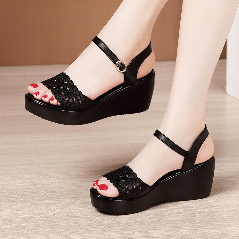 Women Open Toe Sandals Flat Waterproof Hollow-out Strap Plus Size Sandals