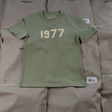 Fear of God Essentials Kids 1977 T-Shirt Shorts 1977 Flocking Printed Loose T-shirt