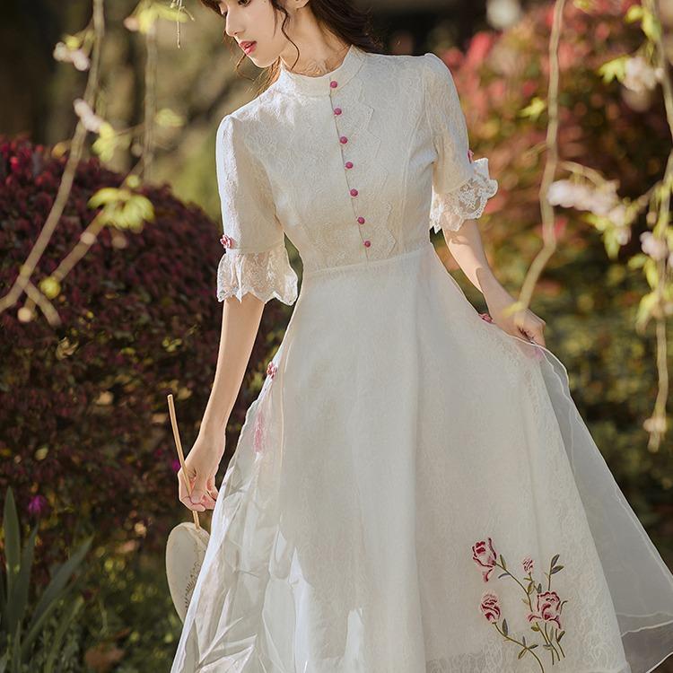 Women Retro Cottagecore Vintage Dress Vintage Lace Embroidery Summer Round Neck Half Sleeve Slimming Mid-Length Dress
