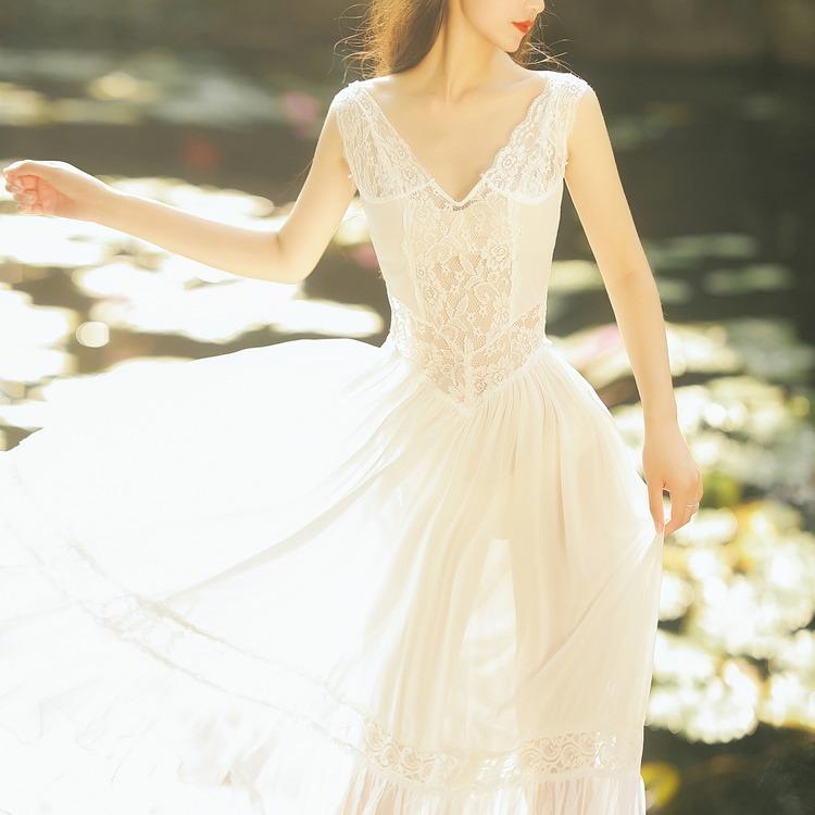Women Retro Cottagecore Vintage Dress White Dress Lace V-neck Sleeveless Strap Maxi Dress