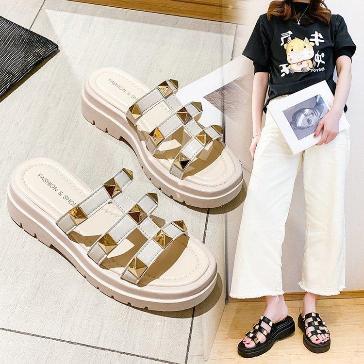 Women Open Toe Sandals Flats Platform Slippers Female Summer Fashion Rivet Slippers