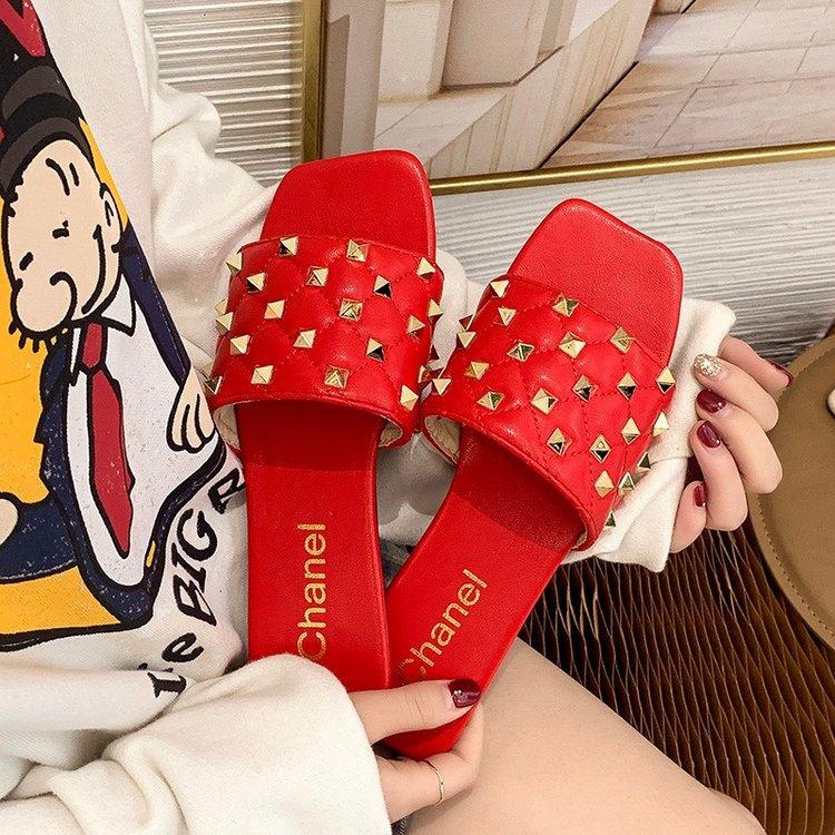 Women Open Toe Sandals Flats Spring/Summer Flat Heel Rivet Slippers Fashion Large Size Sandals